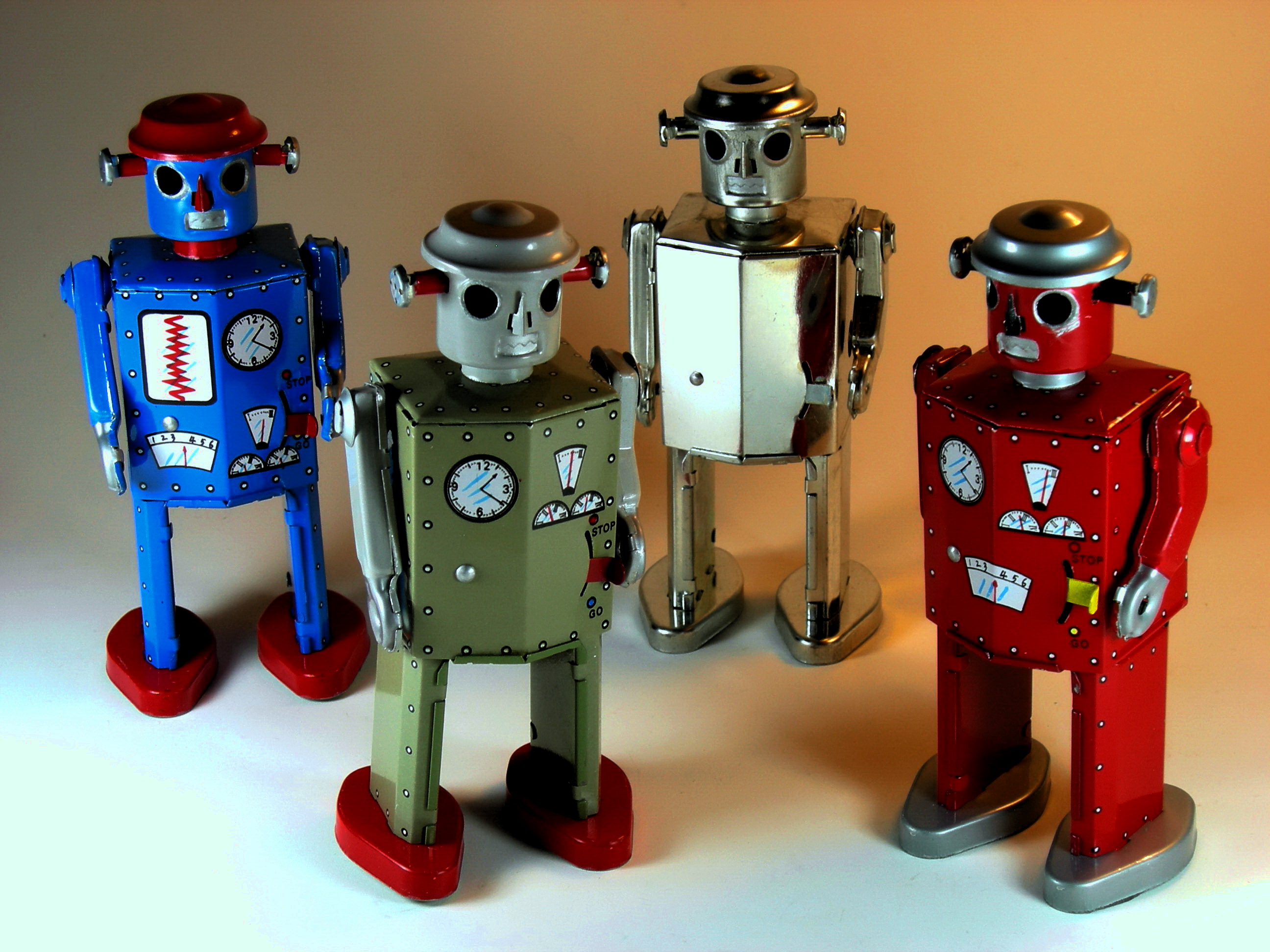Игрушка 60 годов. Роботы Атомик. Игрушка робот. Робот игрушечный. Игрушка робот 50х годов.